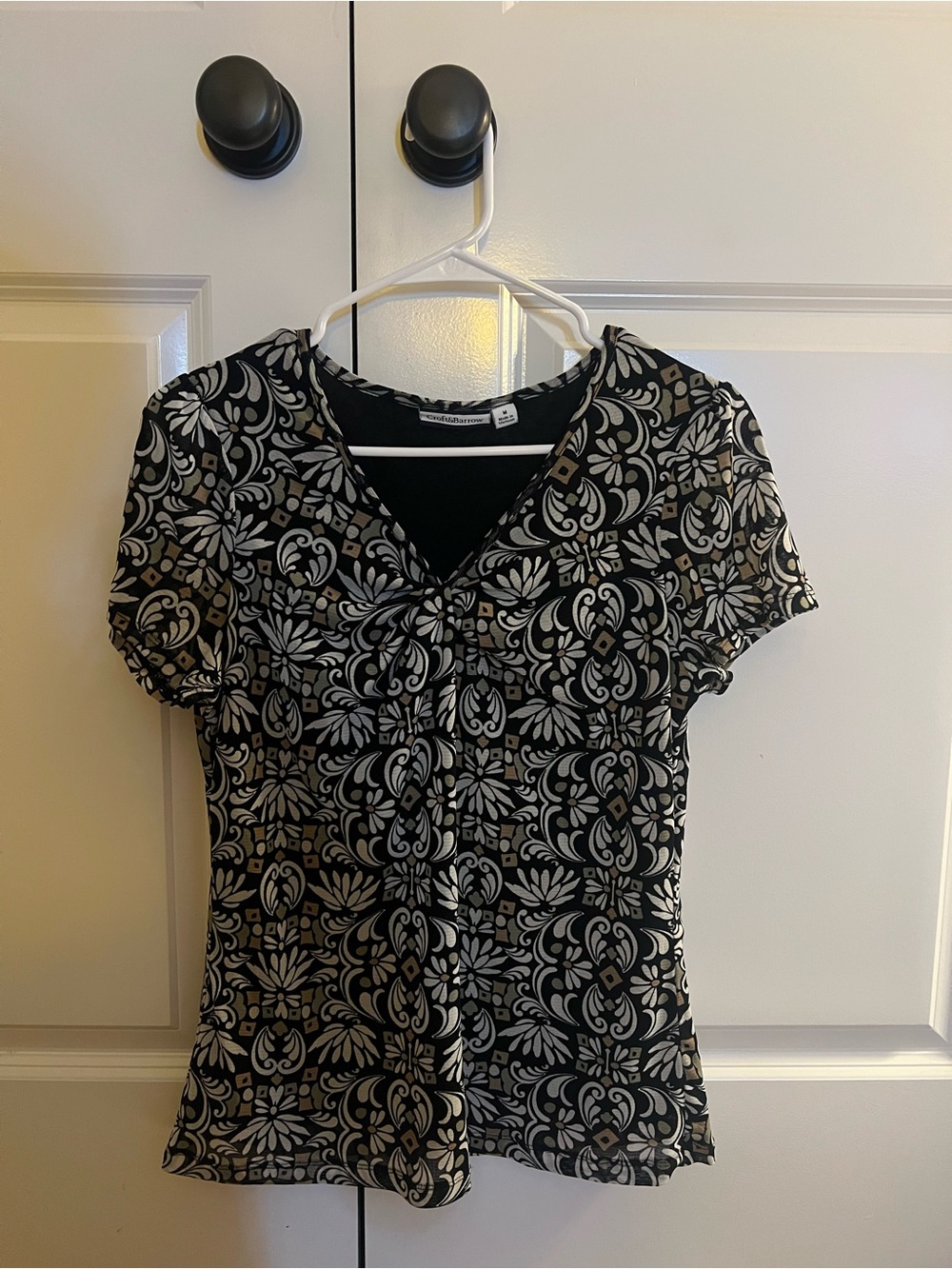 Patterned top - Picture 2 of 4